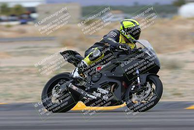 media/Jan-14-2023-SoCal Trackdays (Sat) [[497694156f]]/Turn 4 Set 2 (1030am)/